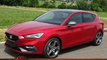 Usado Seat Leon FR 190 HP (139 kW) 2023 Vermelho Sedan