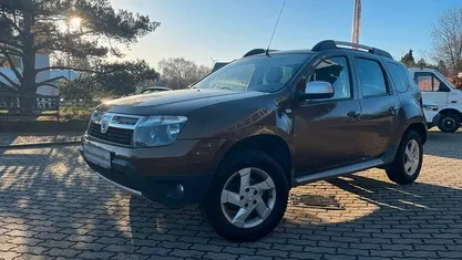 Braun Gebraucht 2011 Dacia Duster Prestige SUV | 5.990 € (Fairer Preis)