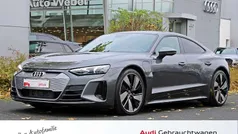 Grau Gebraucht 2022 Audi e-tron GT quattro Ambiente Limousine | 52.880 € (Fairer Preis)