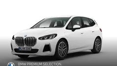 Weiss Gebraucht 2022 BMW 225 Active Tourer M Sport Van / Kleinbus | 31.250 € (Fairer Preis)