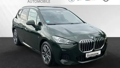 Gebraucht BMW 220 M Sport 170 PS (125 kW) 2025 Sanremo green metallic Coupé