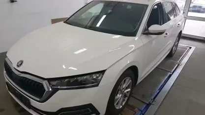 Gebraucht Skoda Octavia Style 116 PS (85 kW) 2023 Weiß Kombi
