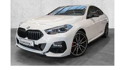 Weiß Gebraucht 2024 BMW 220 Performance Coupé | 36.880 € (Fairer Preis)