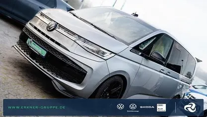 Gebraucht VW Multivan Individual 150 PS (110 kW) 2025 Monosilber metallic Van / Kleinbus