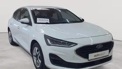 Gebraucht Ford Focus Cool & Connect 120 PS (88 kW) 2023 Frozen white Limousine
