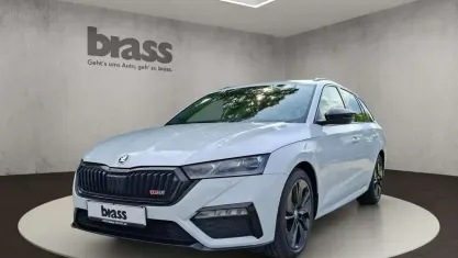 Gebraucht Skoda Octavia RS 200 PS (147 kW) 2024 Moonweiß perleffekt Kombi