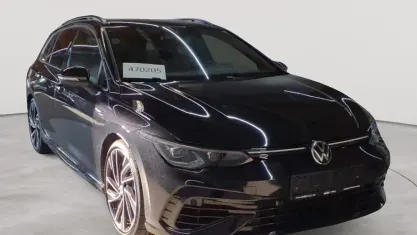 Gebraucht VW Golf VIII R 319 PS (234 kW) 2023 Deep black perleffekt Kombi