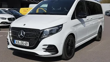 Gebraucht Mercedes V300 AMG 237 PS (174 kW) 2025 Van / Kleinbus