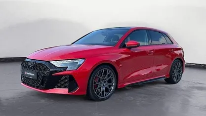 Rot Gebraucht 2025 Audi RS3 Comfort Limousine | 66.990 € (Fairer Preis)