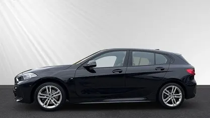 Schwarz Gebraucht 2021 BMW 118 M Sport Kleinwagen | 20.490 € (Fairer Preis)