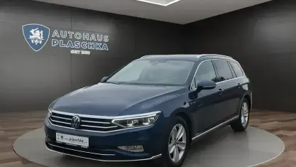 Second-hand VW Passat Elegance 200 CP (147 kW) 2023 Albastru Break