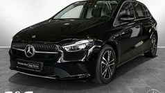 Metalliclack kosmosschwarz Gebraucht 2023 Mercedes B200 Progressive Van / Kleinbus | 29.960 € (Fairer Preis)