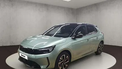 Neu Opel Corsa 110 PS (80 kW) 2026 Eukalyptus grün (metallic) Limousine