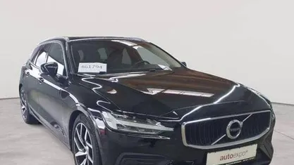 Gebraucht 2020 Volvo V60 Momentum Kombi | 18.590 € (Guter Preis)