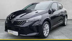 Schwarz Gebraucht 2024 Renault Clio V Evolution Limousine | 16.890 € (Fairer Preis)