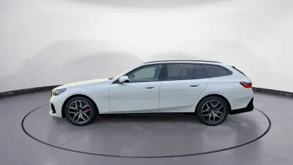Gebraucht BMW 520 Comfort Edition 197 PS (144 kW) 2025 Weiß Kombi