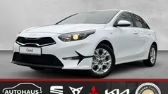 Weiss Neu 2024 Kia Ceed Comfort Limousine | 22.390 € (Fairer Preis)