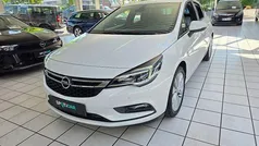 Schneeweiss Gebraucht 2019 Opel Astra Limousine | 13.400 € (Fairer Preis)