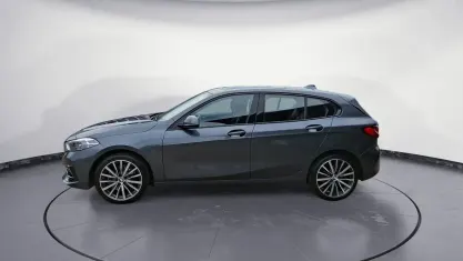 Gebraucht BMW 118 Sport Line 140 PS (102 kW) 2020 Grau Limousine