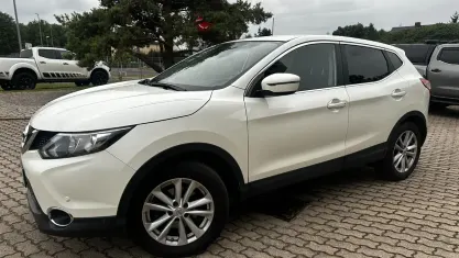 Gebraucht Nissan Qashqai 116 PS (85 kW) 2016 Weiß SUV