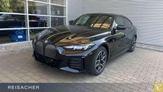 Saphirschwarz metallic Gebraucht 2025 BMW i4 M Sport Limousine | 60.990 € (Fairer Preis)
