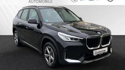Schwarz uni Gebraucht 2023 BMW X1 SUV | 32.870 € (Fairer Preis)