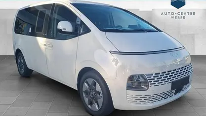 Gebraucht Hyundai Staria Prime 225 PS (165 kW) 2025 Creamy white Van / Kleinbus