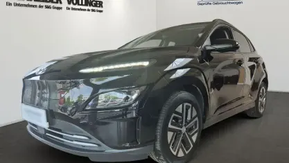 Gebraucht Hyundai Kona Trend 100 kW (136 PS) 2023 Schwarz SUV