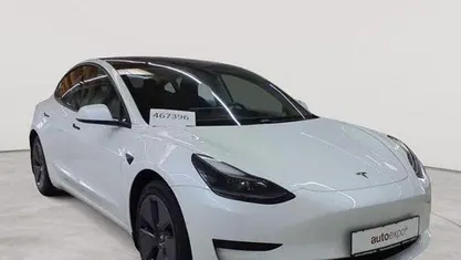 Gebraucht Tesla Model 3 Standard Range Plus 208 kW (283 PS) 2021 Pearl white multicoat Limousine
