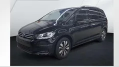 Grenadillschwarz metallic Gebraucht 2025 VW Touran Van / Kleinbus | 31.440 € (Fairer Preis)
