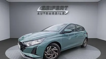 Mangrove green Neu 2025 Hyundai i20 Trend Limousine | 20.790 € (Fairer Preis)