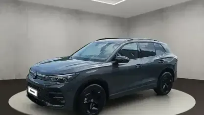 Neu VW Tiguan 150 PS (110 kW) 2026 Delfingrau metallic SUV