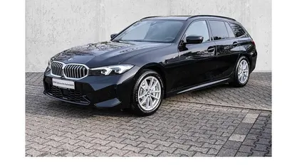 Gebraucht BMW 330 M Sport 245 PS (180 kW) 2025 Schwarz Kombi