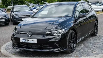 Gebraucht VW Golf VIII R-line 150 PS (110 kW) 2024 Schwarz Limousine