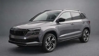 Graphitegrau metallic Neu 2025 Skoda Karoq SportLine SUV | 40.490 € (Fairer Preis)