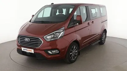 Rot Gebraucht 2021 Ford Tourneo Custom Titanium X Van | 34.890 € (Fairer Preis)