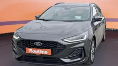 Magneticgrau (metallic) Gebraucht 2024 Ford Focus ST-Line Limousine | 23.990 € (Fairer Preis)