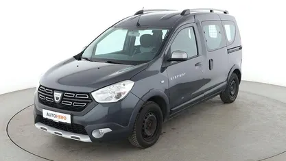 Grau Gebraucht 2021 Dacia Dokker Stepway Van / Kleinbus | 14.920 € (Fairer Preis)