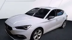 Glacial weiss Gebraucht 2024 Seat Leon FR-Line Limousine | 27.988 € (Fairer Preis)