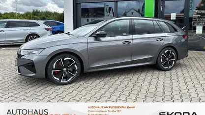 Grau Gebraucht 2024 Skoda Octavia RS Kombi | 37.370 € (Guter Preis)