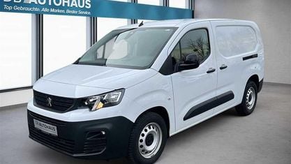 Gebraucht Peugeot Partner Premium 102 PS (75 kW) 2023 Weiß Van / Kleinbus