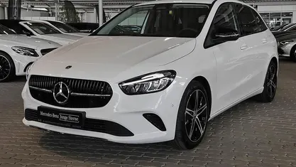 Gebraucht Mercedes B200 Progressive 163 PS (119 kW) 2025 Unilack polarweiß Van / Kleinbus
