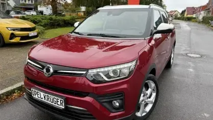 Usata SsangYong Tivoli 163 CV (119 kW) 2022 Rosso SUV