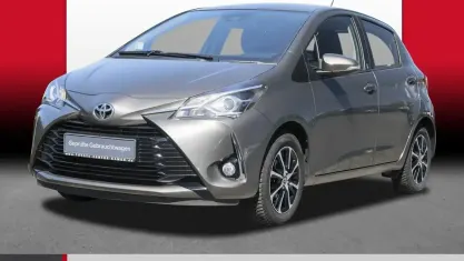 Gebraucht Toyota Yaris Basis 111 PS (81 kW) 2018 Platinumbronze metallic Kleinwagen