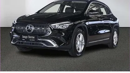 Gebraucht Mercedes GLA200 Progressive 163 PS (119 kW) 2024 Unilack nachtschwarz SUV