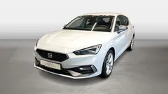 Glacial weiss Gebraucht 2024 Seat Leon FR-Line Limousine | 28.900 € (Fairer Preis)