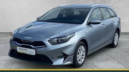 Lunar silver Gebraucht 2022 Kia Ceed Kleinwagen | 15.790 € (Fairer Preis)