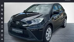 Mysticschwarz mica metallic Gebraucht 2022 Toyota Aygo X-play Kleinwagen | 12.990 € (Fairer Preis)
