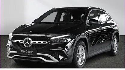 Gebraucht Mercedes GLA200 163 PS (119 kW) 2024 Unilack nachtschwarz SUV