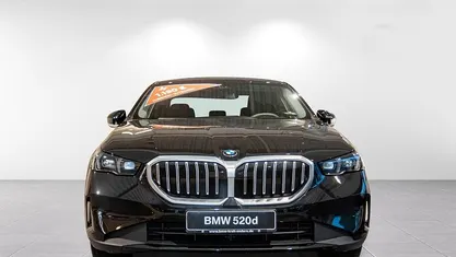 Gebraucht BMW 520 Sport Line 197 PS (144 kW) 2025 Limousine